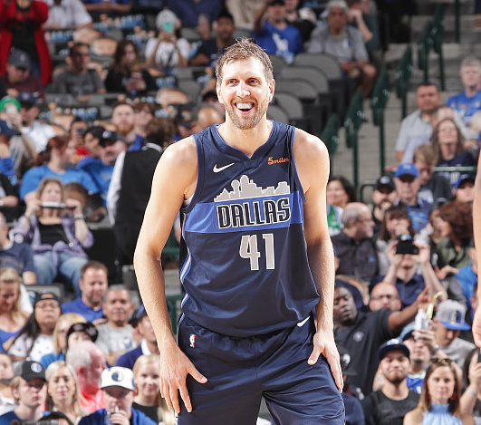 阿森纳训练开放日，集结日完成体检引欢呼，社区盾在即，年轻球员得到机会的简单介绍开云体育网页版登录入口