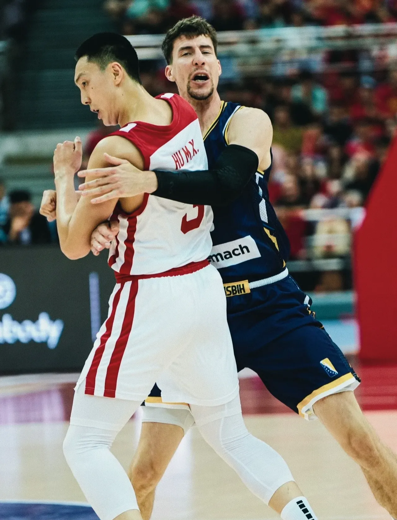 赛地聚焦：CBA季后赛今晨热度飙升；巴塞罗那复出首秀；气氛紧张；细节决定成败的简单介绍开云体育app下载