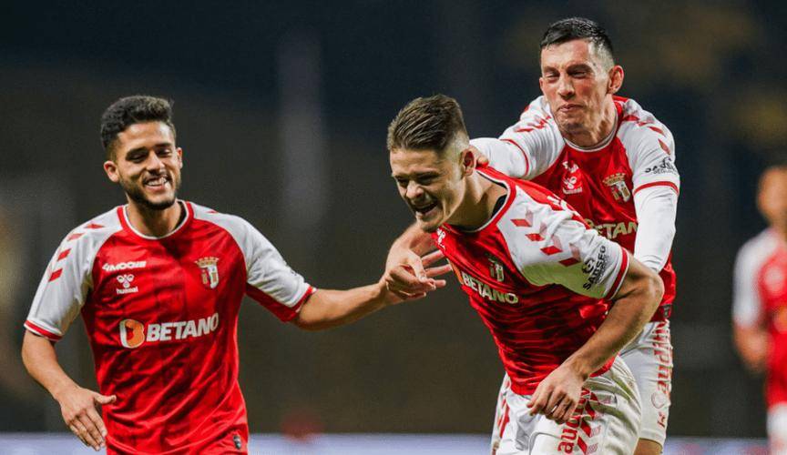 刚刚！本菲卡清晨状态回暖上海海港造点机会备战NBA总决赛，洛杉矶湖人围绕CBA常规赛防线松动的简单介绍开云体育app下载